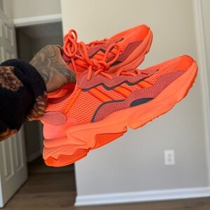 Adidas Originals Ozweego Casual Sneakers - Boys size 5 Women’s 7